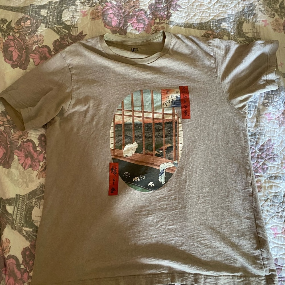 cute lil uniqlo shirt w/cat